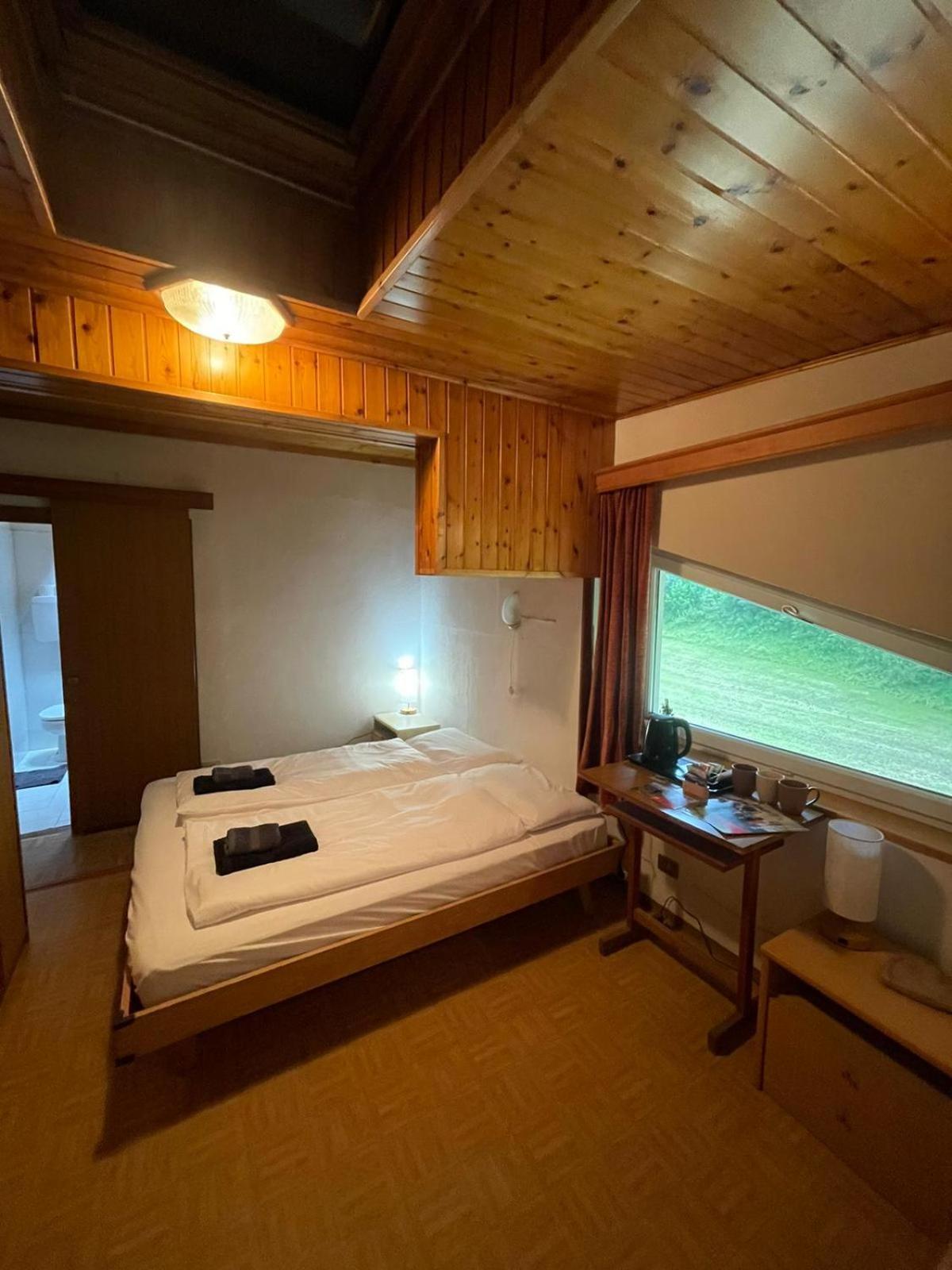 Picchio Rosso - Stanza Privata Con Bagno In Val Di Fassa Hotel Pera Exterior photo