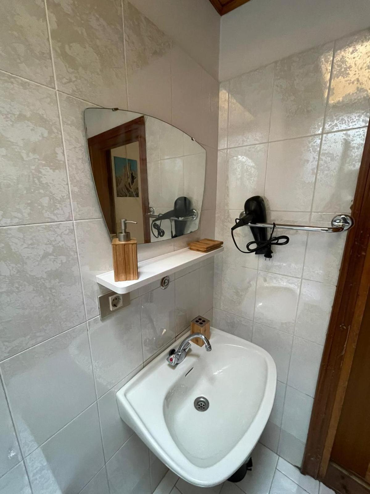 Picchio Rosso - Stanza Privata Con Bagno In Val Di Fassa Hotel Pera Exterior photo